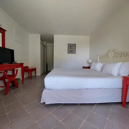 Les Bouis - Vue Hotel